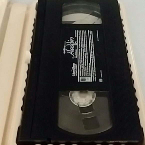 Walt Disney CLASSIC Aladdin Movie VHS 1662) - Picture 2 of 8